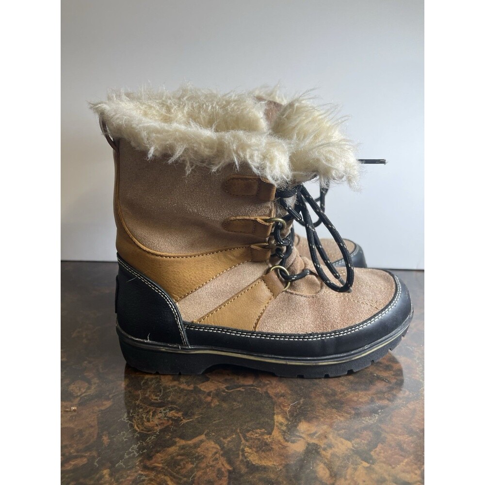 Champion women's TAN leather snow boots with fur collar size 6